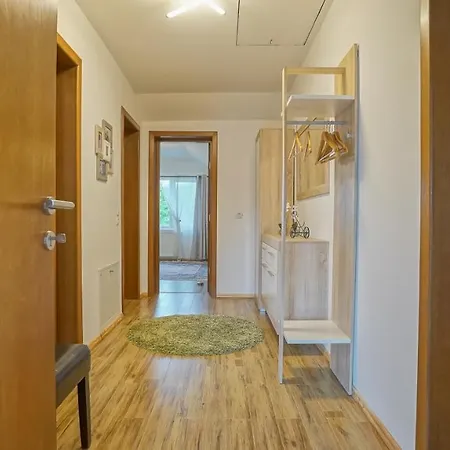 Apartamento Vilux With Indoor Private Parking Braşov Exterior foto