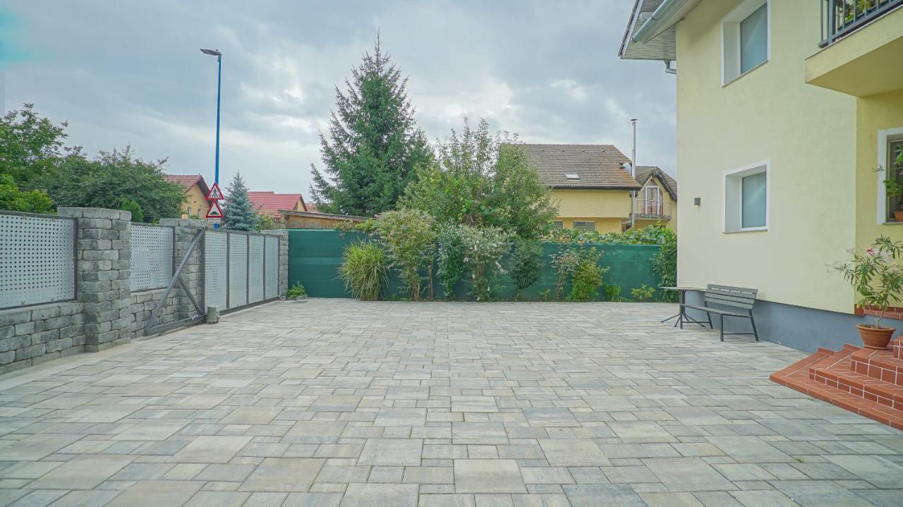 Vilux With Indoor Private Parking Braşov