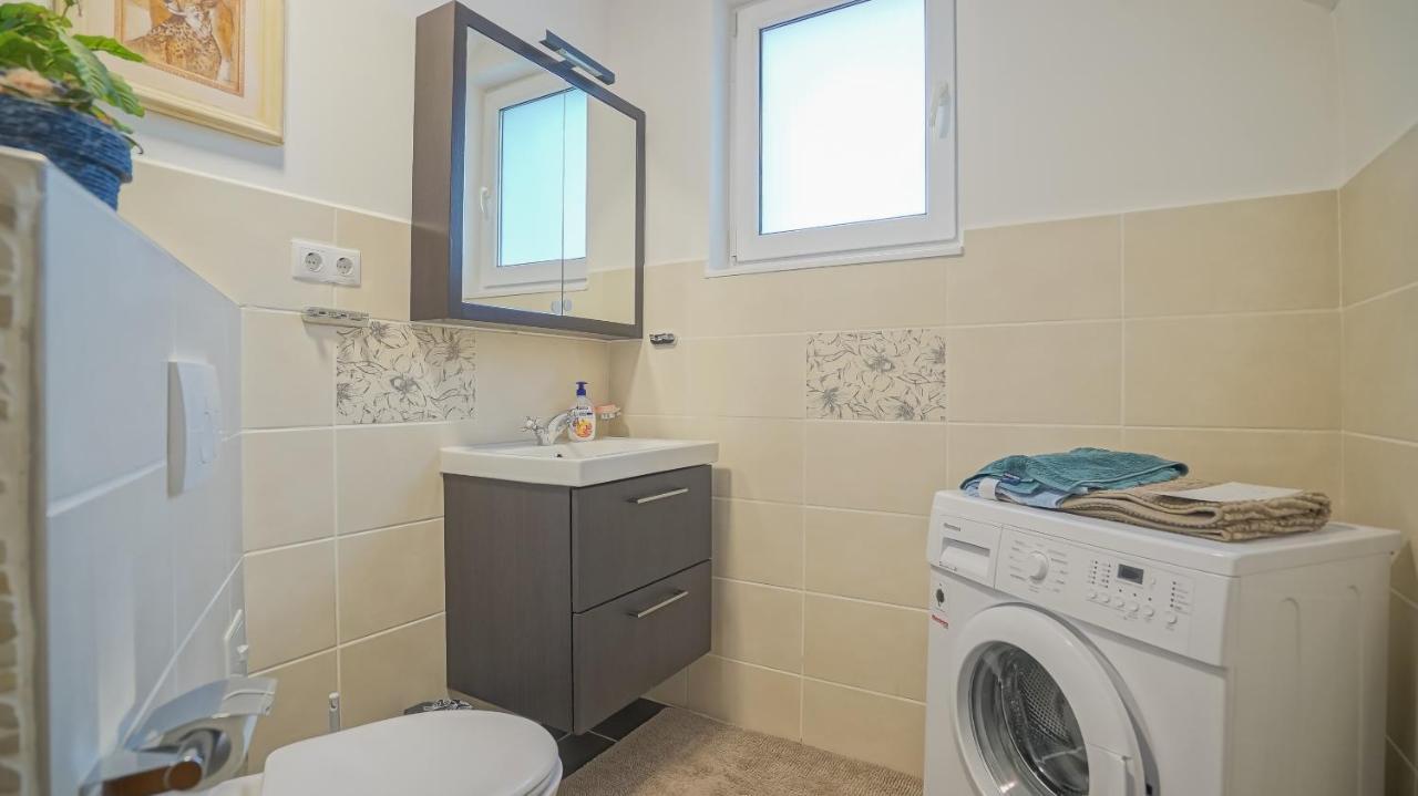 Vilux With Indoor Private Parking Apartamento Braşov